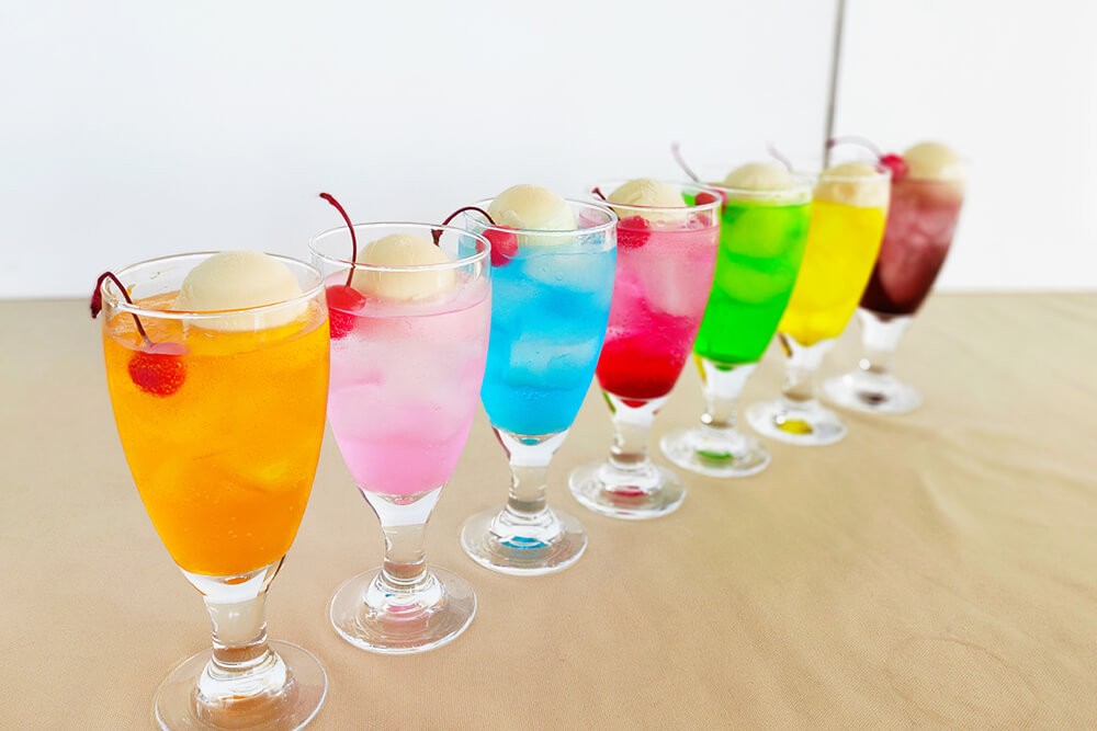 推し色が選べる「カラフル クリームソーダ」