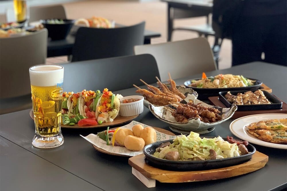 ビアガーデンのご当地食材とビアカクテル