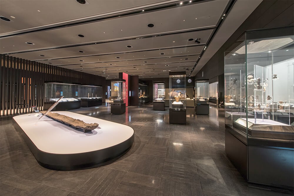 Kyushu National Museum / Cultural Exchange Exhibition Room at Dazaifu Tenmangu Shrine