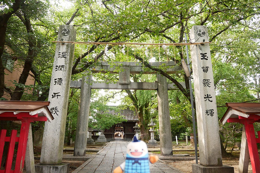 鳥飼八幡宮入り口