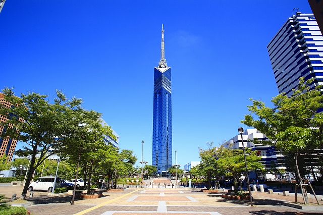 New plans for "Choice of Love Lock Set" and "Day / Night Ticket" have been added to the advance ticket for Fukuoka Tower .