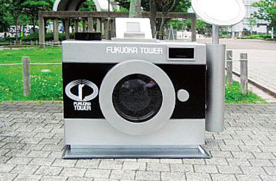 Commemorative photo camera stand (open space)